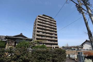 ライオンズマンション港西第3の外観（南西側から）