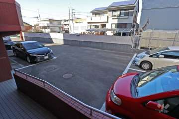 敷地内駐車場（屋外平面式）