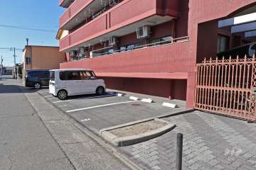 敷地内駐車場（屋外平面式）