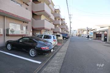 敷地内駐車場（屋外平面式）