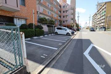 敷地内駐車場（屋外平面式）