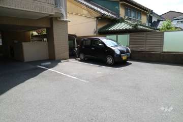 敷地内駐車場（屋外平面式）