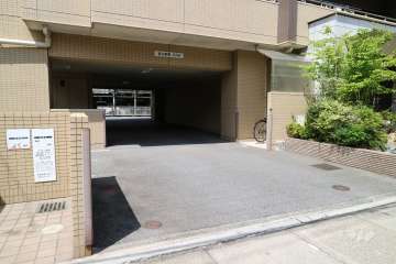 駐車場の出入口