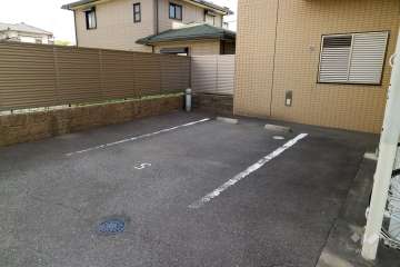 敷地内駐車場（屋外平面式）