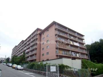 北摂マンションの外観（東側から）