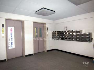 エレベーターとメールボックス