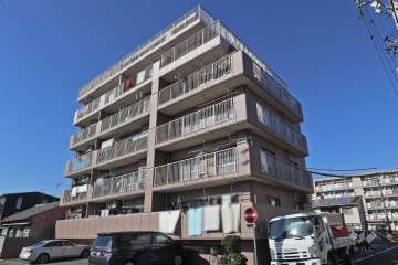 アベニュー正徳の外観（南側から）