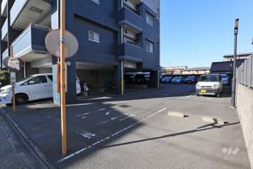 敷地内駐車場（屋外平面式、屋内平面式）