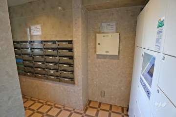 宅配ボックスと共用ポスト