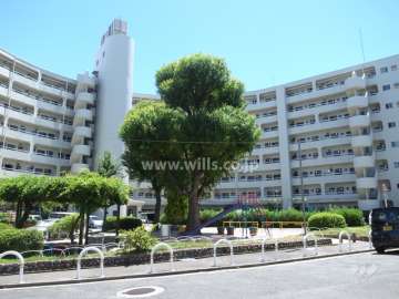 ローズコーポ千里B棟の外観（北西側から）