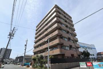 ライオンズマンション善進本町の外観（南東側から）