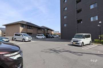 敷地内駐車場（屋外平面式）