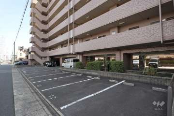 敷地内駐車場（屋外平面式、屋内平面式）