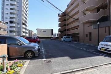 敷地内駐車場（屋外平面式）