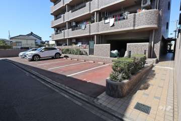 敷地内駐車場（屋外平面式）