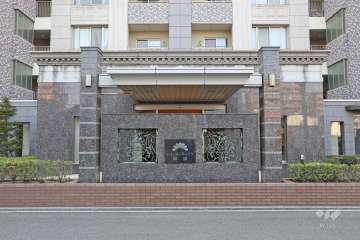 エントランスの銘板