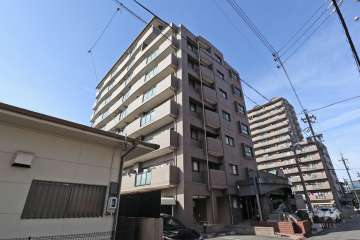 ライオンズマンション築地口壱番館の外観（南東側から）