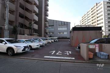 駐車場の出入り口・敷地内駐車場（屋外平面式）