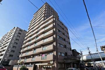 ライオンズマンション築地口弐番館の外観（南東側から）