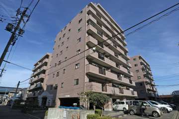 宝マンション築地ウエスト壱番館の外観（南西側から）