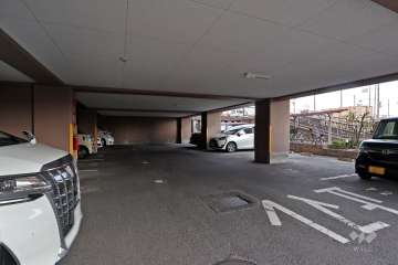 敷地内駐車場（屋内平面式）