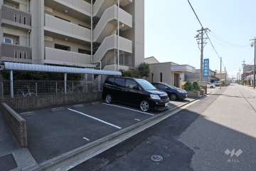 敷地内駐車場（屋外平面式）
