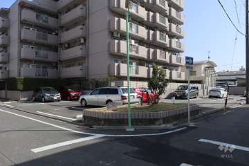 敷地内駐車場（屋外平面式）
