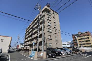 宝マンション東海通の外観（南東側から）