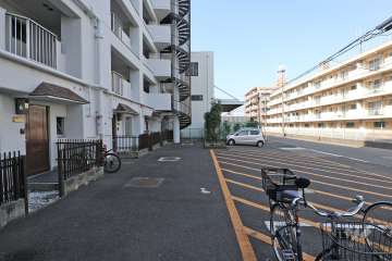 敷地内駐車場（屋外平面式）
