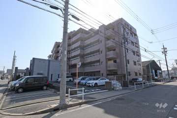 宝マンション東海通第5の外観（北西側から）