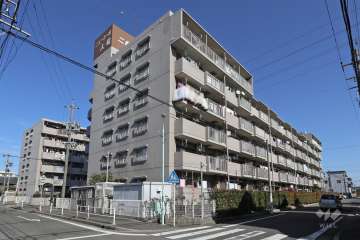 ニューコーポ入場二番館の外観（南西側から）