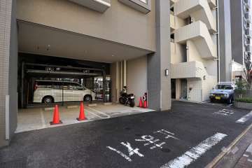 駐車場の出入り口・敷地内駐車場（屋内平面式、屋内機械式、屋外平面式）