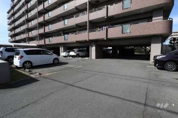 敷地内駐車場（屋外平面式、屋内平面式）