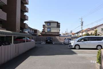 敷地内駐車場（屋外平面式）