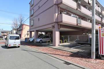 敷地内駐車場（屋外平面式、屋内平面式）