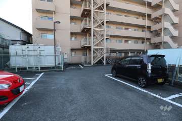 敷地内駐車場（屋外平面式）