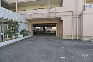 敷地内駐車場（屋外平面式、屋内平面式）