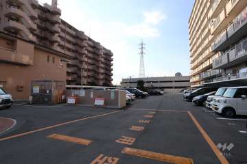 敷地内駐車場（屋外平面式）