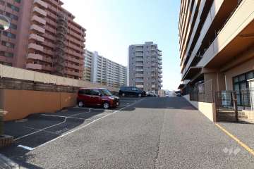 敷地内駐車場（屋外平面式、屋内平面式）