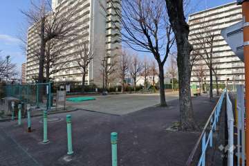 敷地西側にある『木場公園』