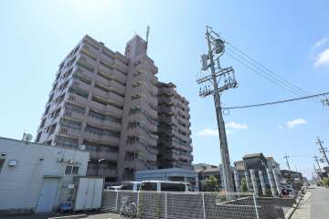 宝マンション当知南の外観（北東側から）