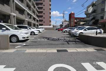 駐車場出入り口