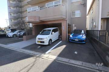 敷地内駐車場（屋外平面式）