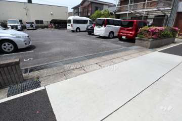 駐車場出入り口