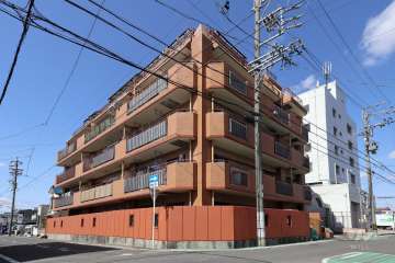 ライオンズマンション大森の外観（南東側から）