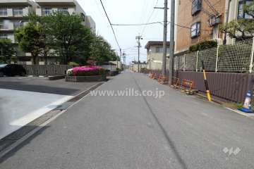 敷地東側の前面道路