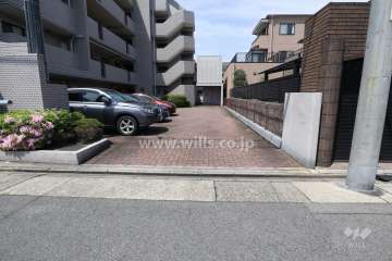 駐車場出入り口