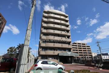 ライオンズマンション廿軒家の外観（南西側から）