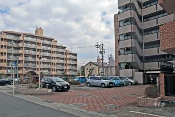 敷地内駐車場（屋外平面式）