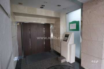 エントランスはオートロック付きです。